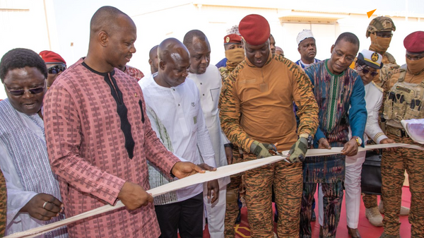 Ibrahim Traoré inaugure une nouvelle usine de transformation de tomates à Bobo-Dioulasso - Sputnik Afrique