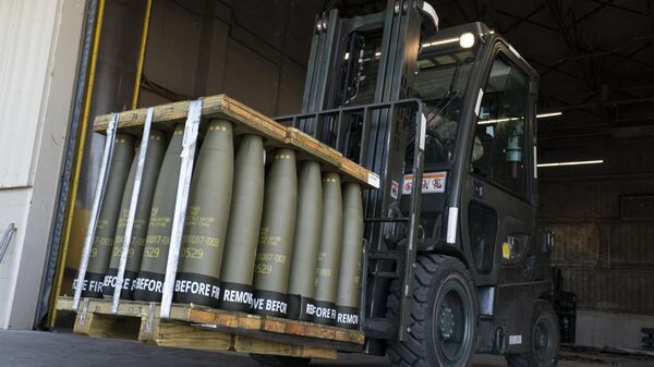 Airmen with the 436th Aerial Port Squadron use a forklift to move 155 mm shells ultimately bound for Ukraine, April 29, 2022, at Dover Air Force Base, Del. When US lawmakers approved a spending bill Saturday, Sept. 30, that averted a widely expected government shutdown, the measure didn’t include the $6 billion in military assistance that Ukraine said it urgently needed. Now the Pentagon, White House and European allies are urging Congress to quickly reconsider.  - Sputnik Africa