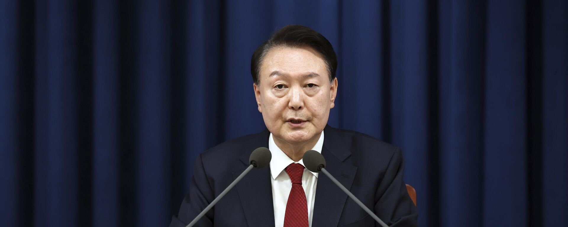 In this photo provided by South Korea Presidential Office, South Korean President Yoon Suk Yeol speaks during a press briefing at the presidential office in Seoul, South Korea, Tuesday, Dec. 3, 2024.  - Sputnik Africa, 1920, 03.12.2024