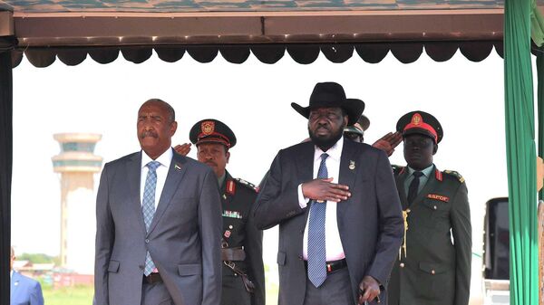 South Sudanese President, Salva Kiir Mayardit welcomes Chairman of the Sudanese Sovereignty Council and Sudan's army chief Gen. Abdel Fattah al-Burhan with an official ceremony in Juba, South Sudan on September 16, 2024.  - Sputnik Africa