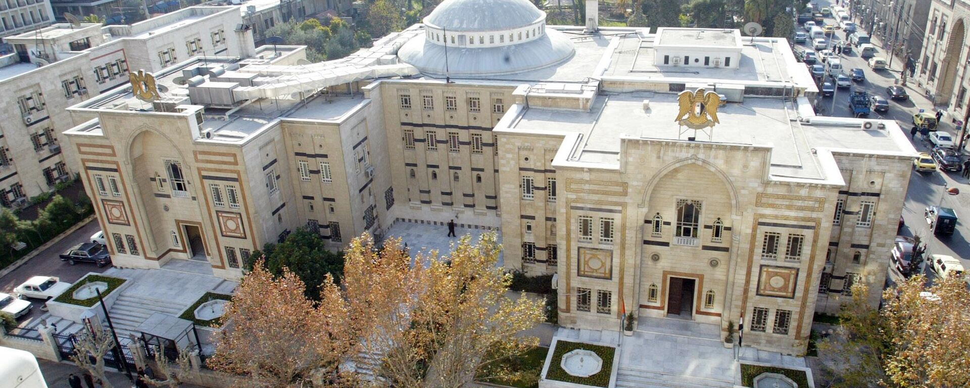 The Syrian parliament building in Damascus, Friday March 4, 2005,  where Syrian President Bashar Assad is expected to deliver a speech on Saturday, covering the deployment of Syrian troops in Lebanon. - Sputnik Africa, 1920, 12.12.2024