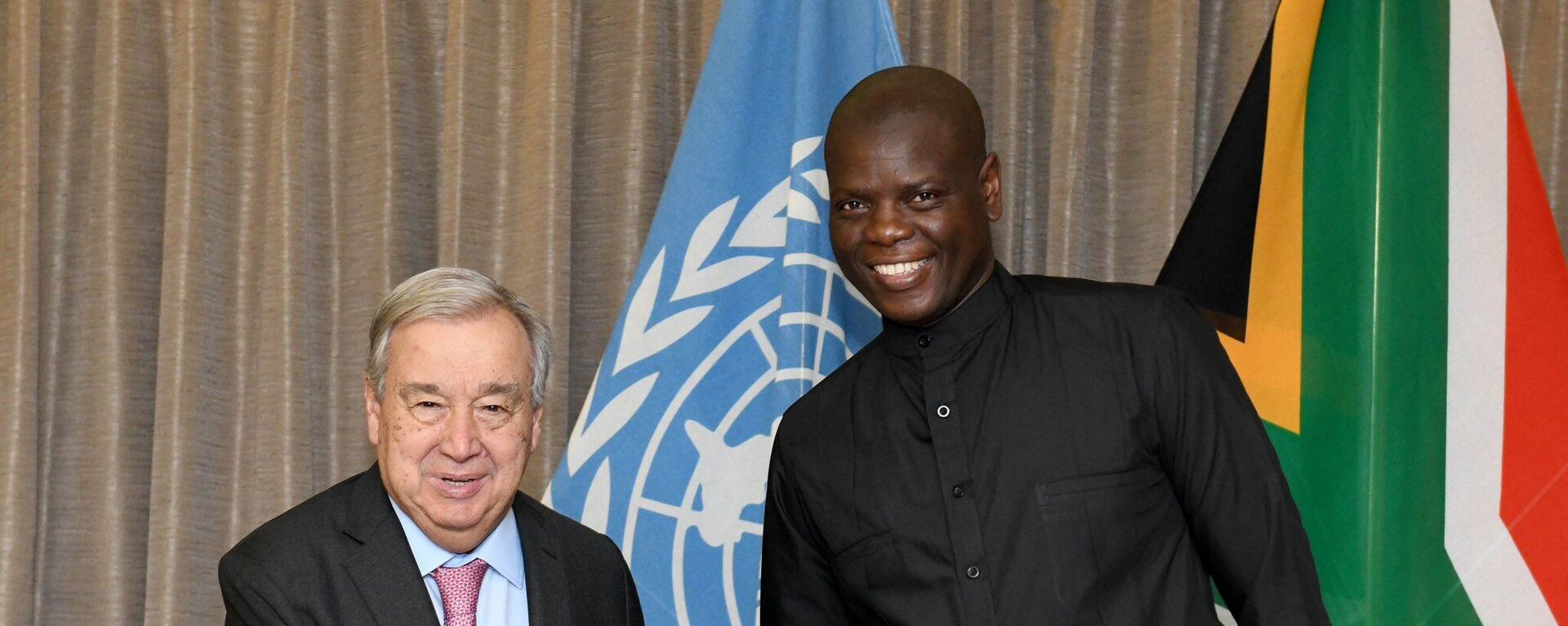 South African Foreign Affairs and Cooperation Minister Ronald Lamola with UN Secretary-General Antonio Guterres in Pretoria. - Sputnik Africa, 1920, 12.12.2024