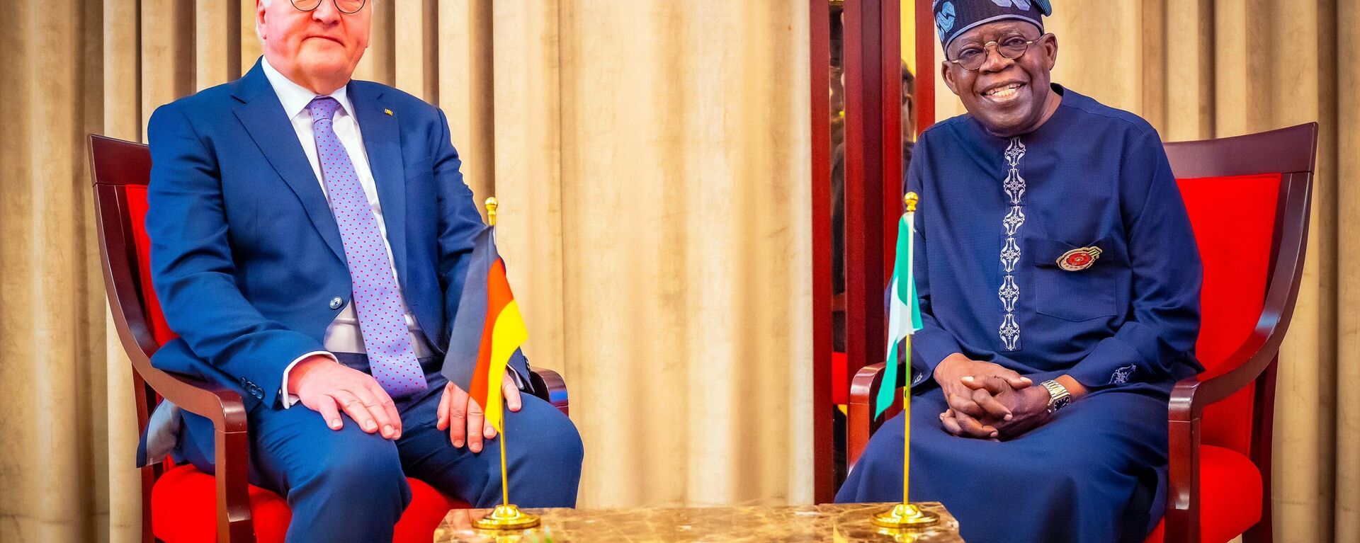 Nigerian President Bola Tinubu welcoming President Frank-Walter Steinmeier of Germany to the Presidential Villa on his State Visit to Nigeria. - Sputnik Africa, 1920, 12.12.2024
