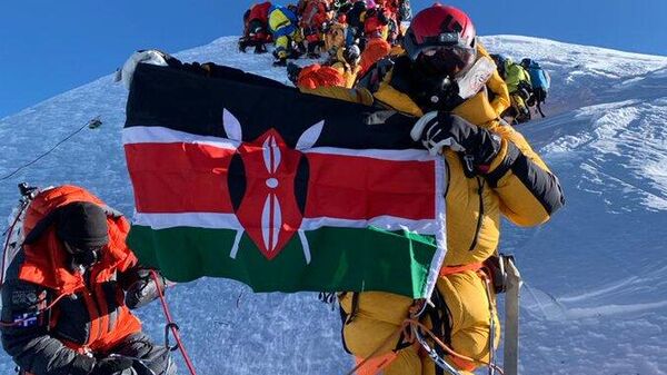 Kenya's flag was raised on Everest in celebration of Jamhuri Day - Sputnik Africa