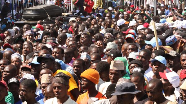 Supporters of Asiwaju Bola Ahmed Tinubu, presidential candidate of the All progressive congress (APC), which is Nigeria's ruling party, attends an election campaign ahead of the 2023 Presidential elections in Jos, Plateau state. Nigeria.  - Sputnik Africa