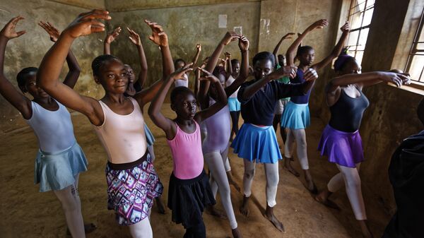 école de ballet dans le bidonville de Kibera, à Nairobi, Kenya - Sputnik Afrique