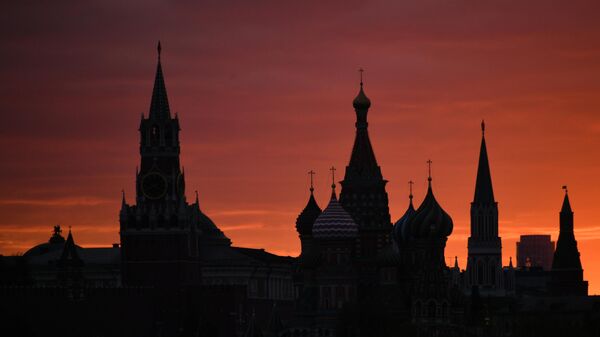 Sunset over Saint Basil's Cathedral and Spasskaya Tower in Moscow, Russia. - Sputnik Africa