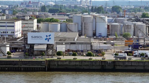 16 June 2020, Hamburg: The industrial facilities of the South African chemical company Sasol Germany in the Port of Hamburg. - Sputnik Africa