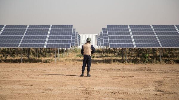 Une centrale solaire au Burkina, novembre 2017 - Sputnik Afrique