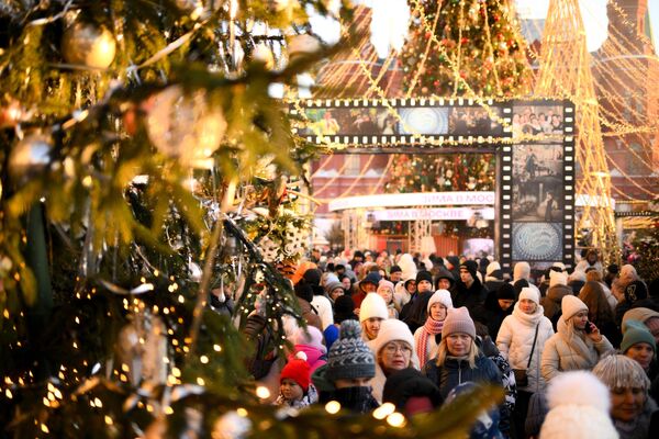 The New Year holidays on Manezhnaya Square in Moscow. - Sputnik Africa