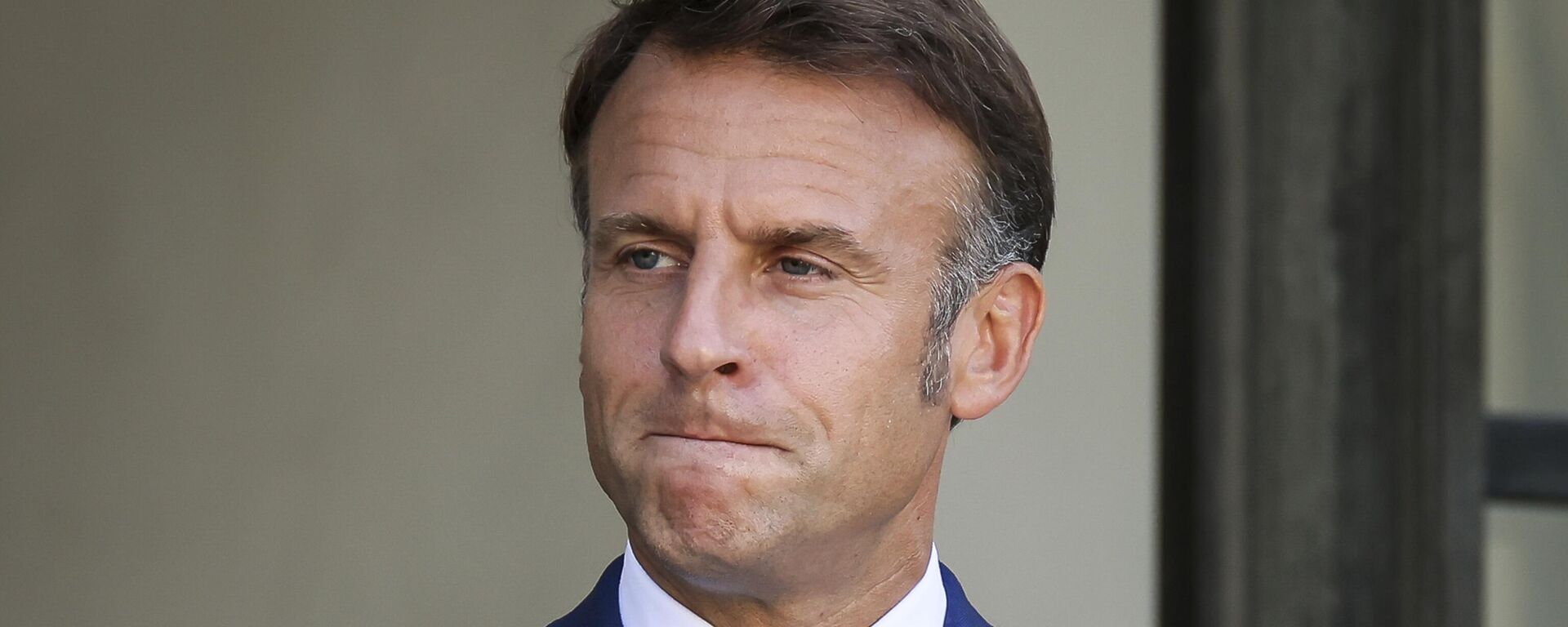 French President Emmanuel Macron gestures at the Elysee Palace as French left-wing coalition accuses Emmanuel Macron of denying democracy after he has rejected the New Popular Front's candidate to form a new government following last month's inconclusive election, Tuesday, Aug. 27, 2024 in Paris. - Sputnik Africa, 1920, 08.01.2025