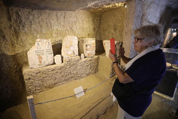 Dynasty Newly Discovered Artifacts (1580-1550 BC) on January 8, 2025, in Luxor, Egypt. The country&#x27;s antiquities authorities announced a series of archaeological discoveries from a research mission conducted starting in September 2022, including the discovery of the remains of Queen Hatshepsut&#x27;s Valley Temple. (Photo by Ahmad Hasaballah/Getty Images) - Sputnik Africa