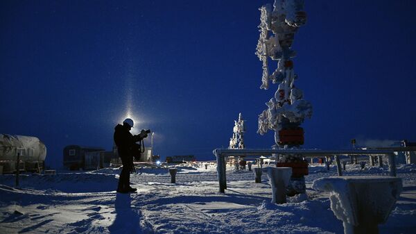 A wellhead equipment is pictured at the Salmanovskoye (Utrenneye) oil and gas condensate field (OGCF) - Sputnik Africa