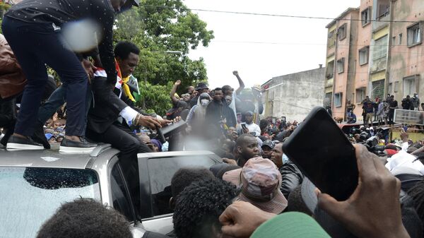 Mozambique's opposition leader Venancio Mondlane addresses supporters from the top of a vehicle on the street in Maputo, Mozambique. - Sputnik Africa