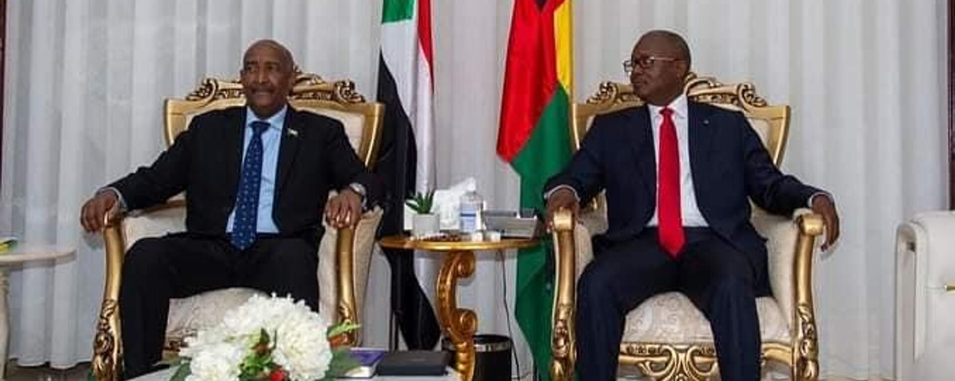 Sudan's President Abdel Fattah al-Burhan holds a meeting with Bissau-Guinean President Umaro Sissoco Embalo. - Sputnik Africa, 1920, 13.01.2025