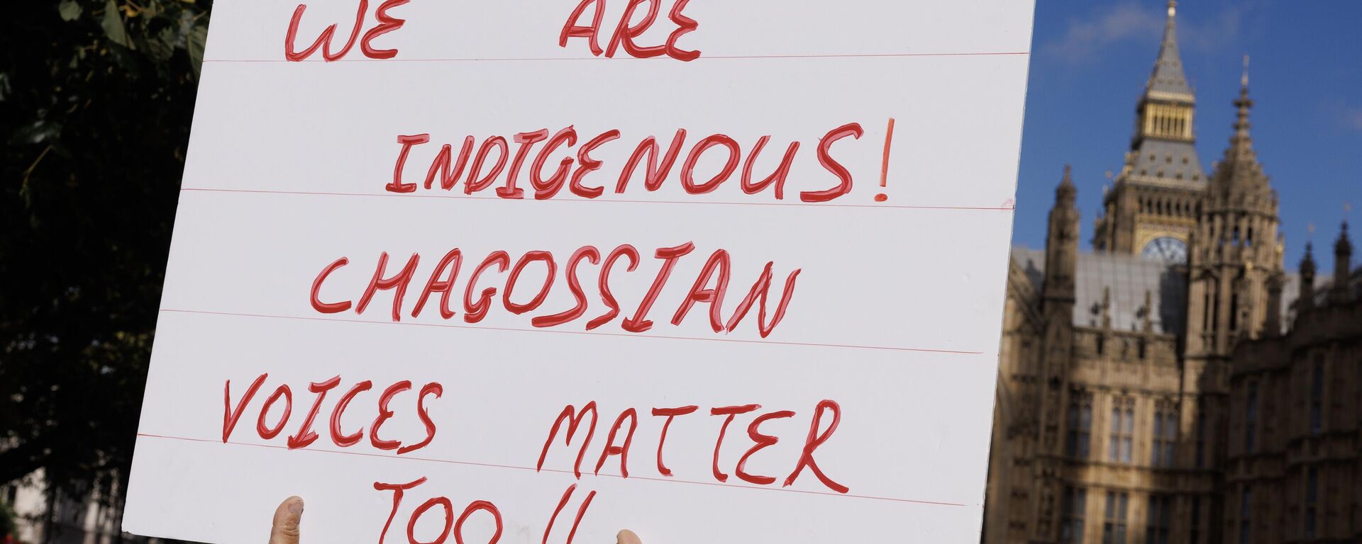 British Chagossians demonstrate in Westminster asking for the right to determine their own future on October 07, 2024 in London, England.  - Sputnik Africa, 1920, 14.01.2025