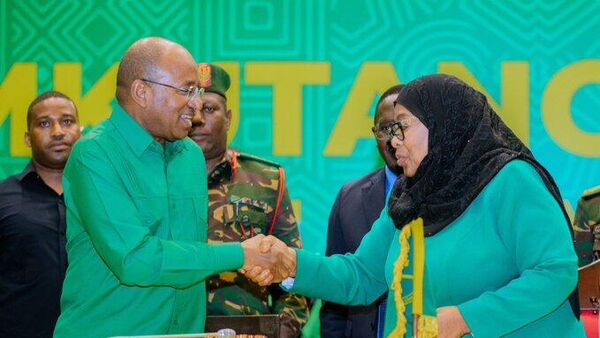 Samia Suluhu Hassan and Hussein Ali Mwinyi at the CCM National Congress held in the Tanzanian capital of Dodoma. - Sputnik Africa