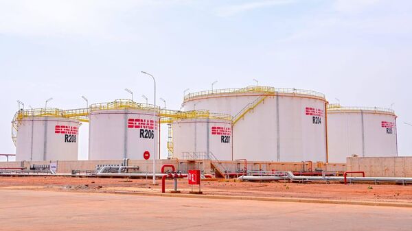 Le Burkina Faso inaugure un dépôt de plus de 100.000 m³ à Péni - Sputnik Afrique
