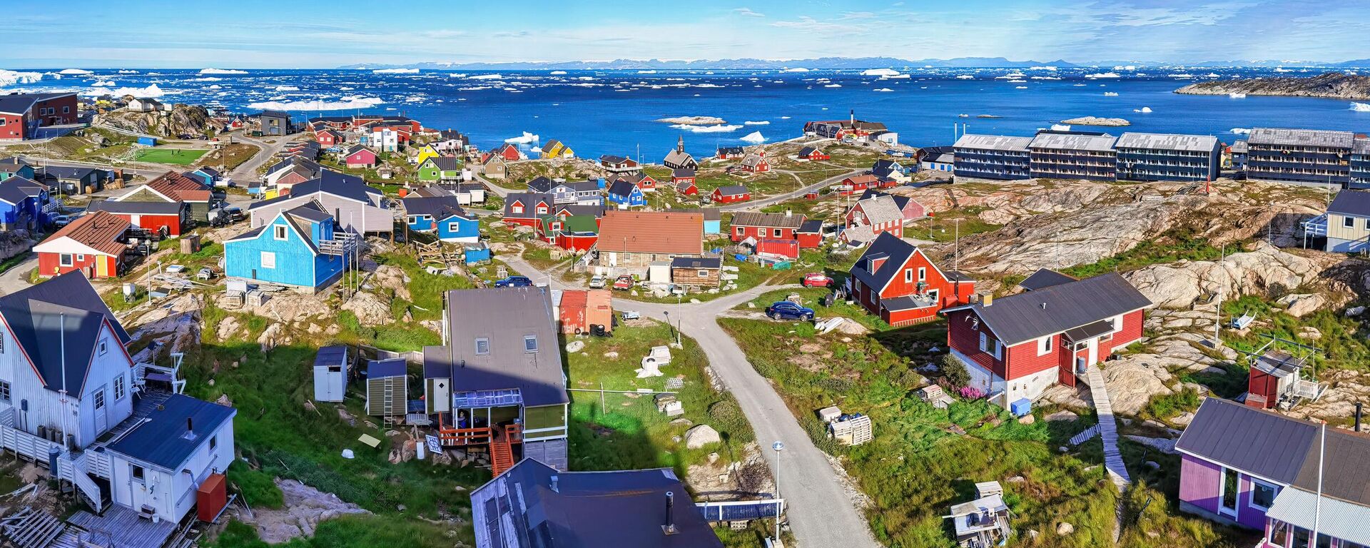 Panoramic aerial view of Ilulissat village in Greenland - Sputnik Africa, 1920, 29.01.2025