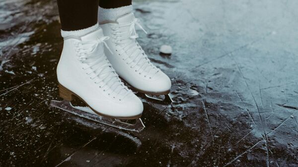 Des patins à glace, image d'illustration - Sputnik Afrique