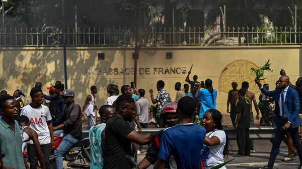 M23 rebels gather for large-scale protests as they set on fire the Rwandan, French, Belgian and Kenyan embassy buildings and loot some shopping centers during anti-Rwandan demonstrations allegedly supported by the rebel group March 23 Movement (M23) and rebels in Kinshasa, the capital of the Democratic Republic of Congo on January 28, 2025. - Sputnik Africa