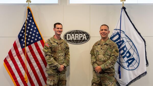 US Army Medical Service Corps Officers who are part in Defense Advanced Research Projects Agency's (DARPA) Service Chiefs Fellows Program. - Sputnik Africa