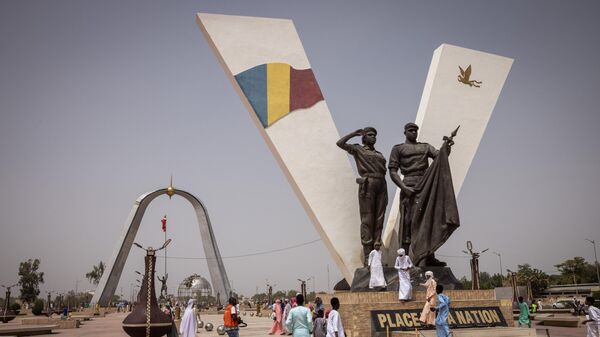 Young people, dressed up for Eid gather, play and eat in N'Djamena's Place de la Nation on April 10, 2024 in N'Djamena, Chad.  - Sputnik Africa