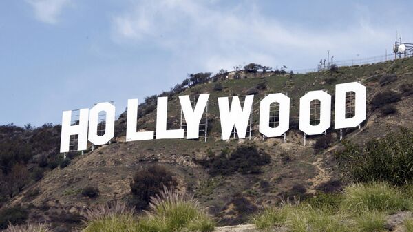 This file photo taken Friday Jan. 29,2010, shows the Hollywood sign near the top of Beachwood Canyon adjacent to Griffith Park in the Hollywood Hills of Los Angeles - Sputnik Afrique