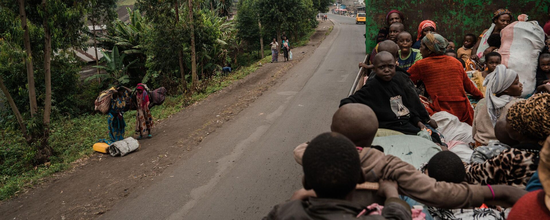 Displaced civilians travel on a truck heading to Masisi territory on February 12, 2025 in Goma, Democratic Republic of Congo.  - Sputnik Africa, 1920, 20.02.2025