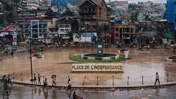 Community members walk past Bukavu's Place de l'Independence on February 18, 2025 in Bukavu, Democratic Republic of Congo. - Sputnik Africa