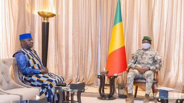 Assimi Goïta reçoit en audience l’Ambassadeur désigné du Mali à Alger, Mohamed Amaga Dolo - Sputnik Afrique
