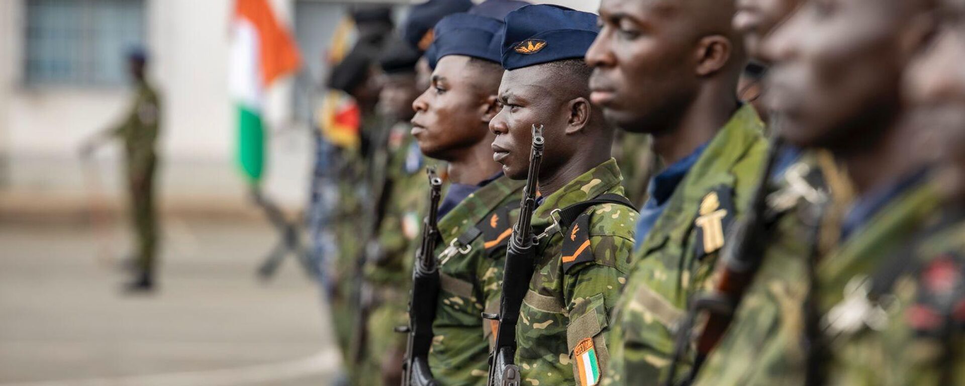 Ceremony of taking up arms and decoration of the military of Cote d'Ivoire, February, 2025. - Sputnik Africa, 1920, 21.02.2025