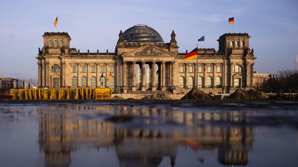 The evening sun shines on the Reichtstag budding, the house of German parliament Bundestag ahead on Sunday's national election in Berlin, Germany, Friday, Feb. 21, 2025. - Sputnik Africa