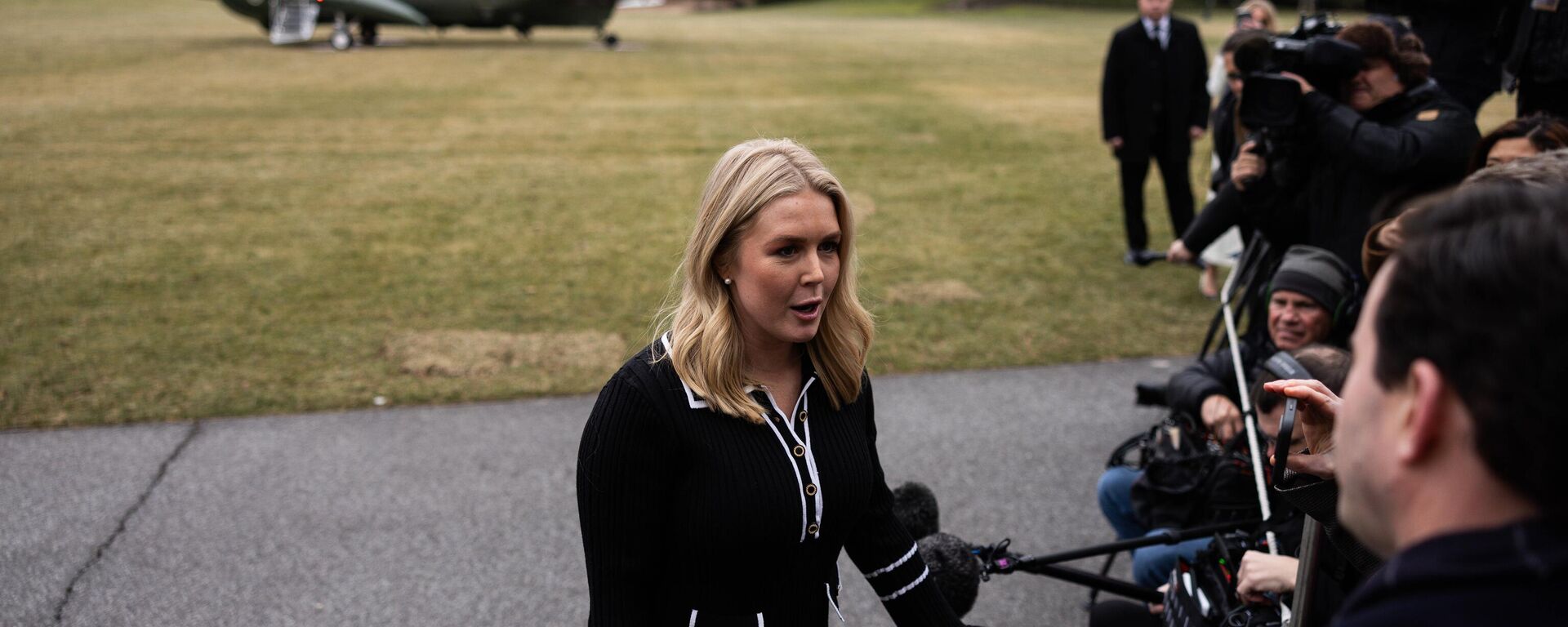 White House Press Secretary Karoline Leavitt speaks to reporters at the White House on February 22, 2025 in Washington, DC. - Sputnik Africa, 1920, 23.02.2025