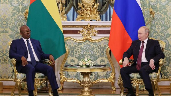 Le Président russe Vladimir Poutine s'entretient avec le Président de la Guinée-Bissau Umaro Sissoco Embalo - Sputnik Afrique