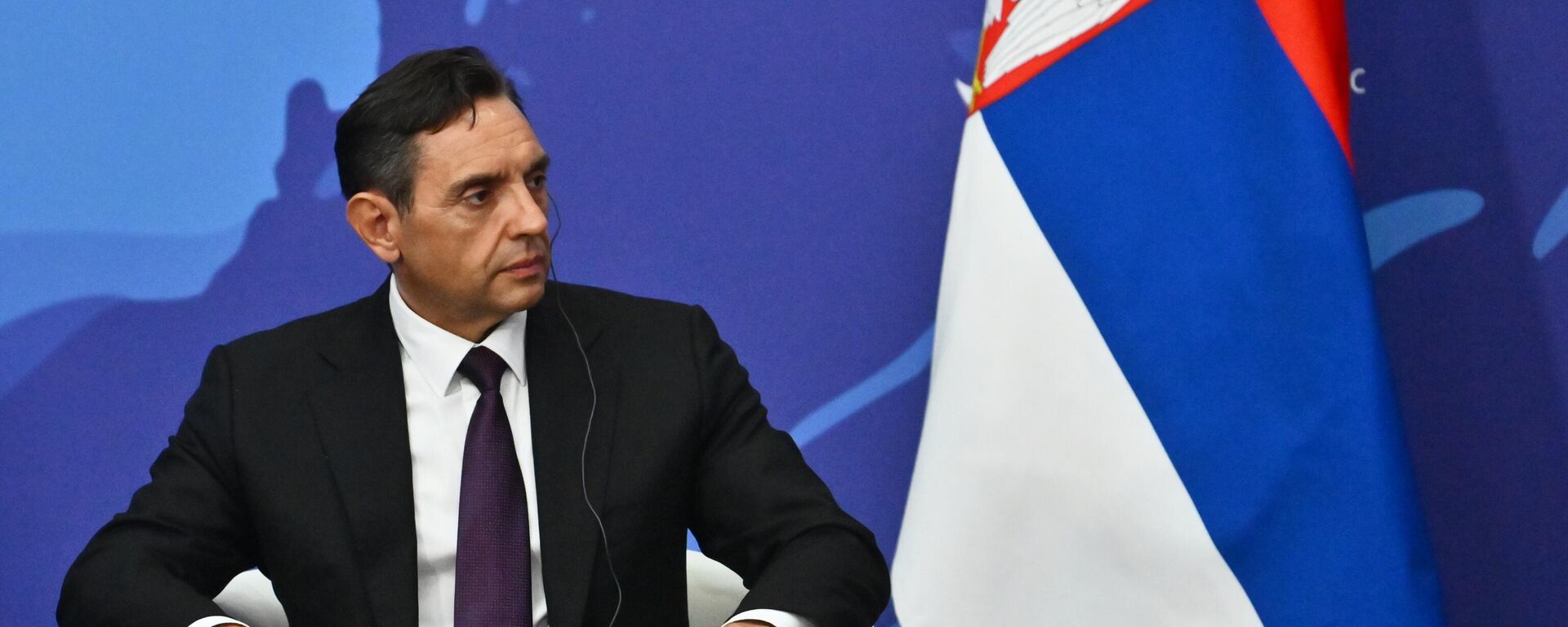 Serbian Deputy Prime Minister Aleksandar Vulin listens to Russian President Vladimir Putin during their meeting on the sidelines of the Eastern Economic Forum in Vladivostok, Russia, on Wednesday, Sept. 4, 2024. - Sputnik Africa, 1920, 01.03.2025