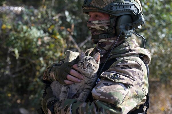 A serviceman of the Russian Armed Forces in the zone of the special military operation.  - Sputnik Africa