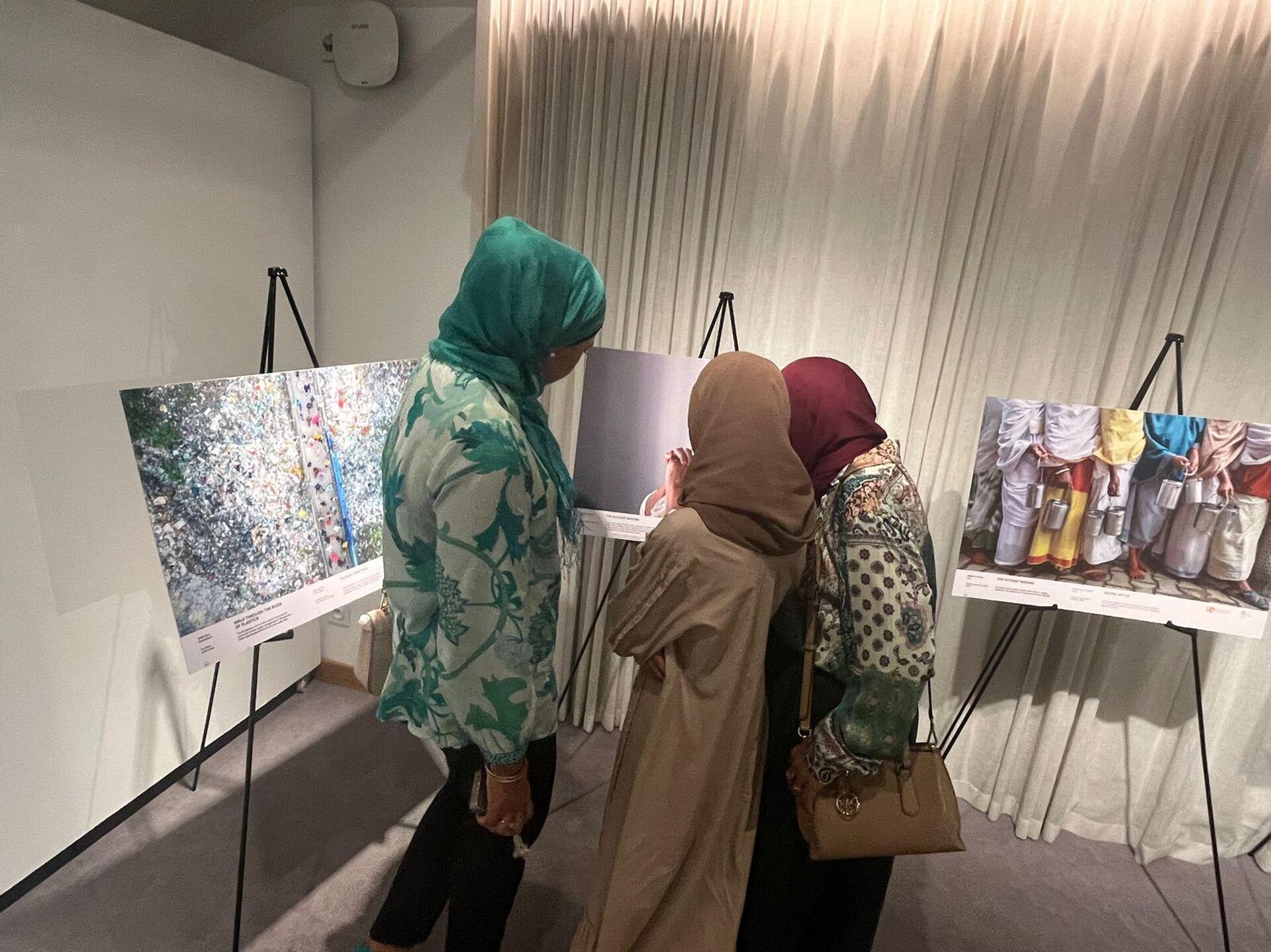 L'ouverture de l'exposition des œuvres des lauréats du Concours international de photojournalisme Stenine à l'île Maurice, mars 2025 - Sputnik Afrique, 1920, 03.03.2025