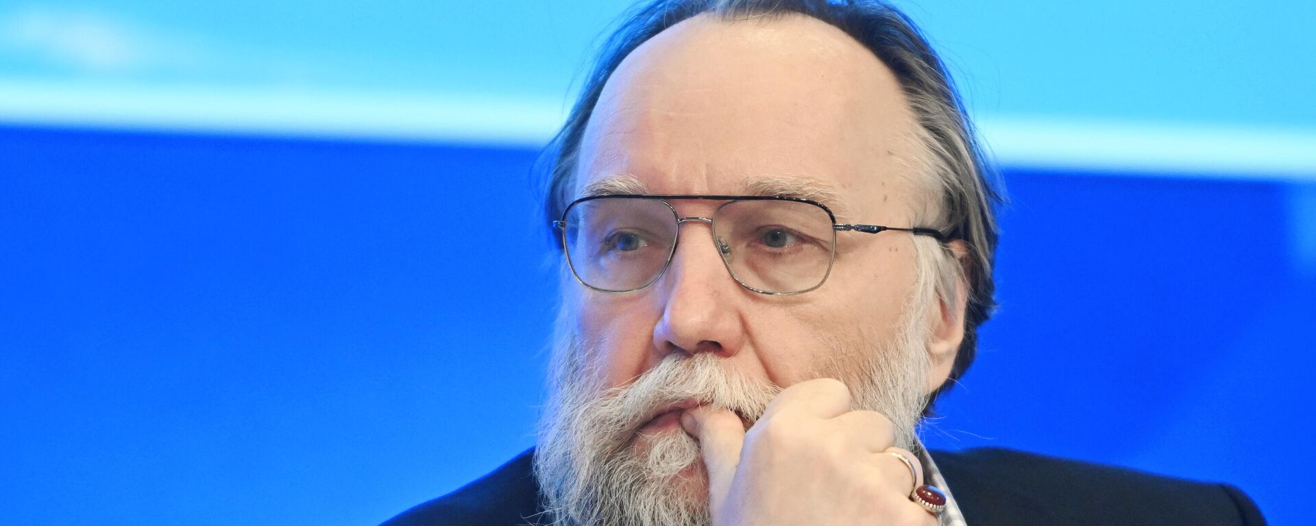 Writer and political scientist Alexander Dugin at the International Multimedia Press Center Rossiya Segodnya at a press conference dedicated to the 80th anniversary of Victory in the Great Patriotic War. - Sputnik Africa, 1920, 03.03.2025