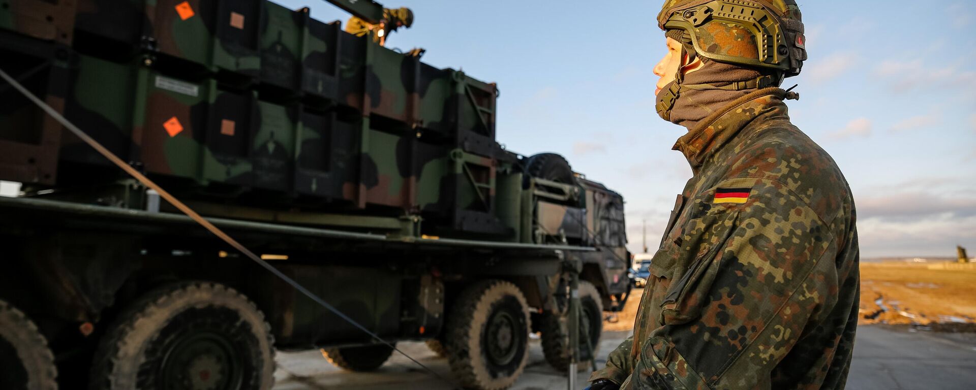 German servicemen transport MIM 104 Patriot surface-to-air defence system batteries during German Minister of Defence Boris Pistorius visit to the German compound of military training ground German Patriot defence systems are placed in Jasionka near Rzeszow, Poland, on January 23, 2025.  - Sputnik Africa, 1920, 07.03.2025