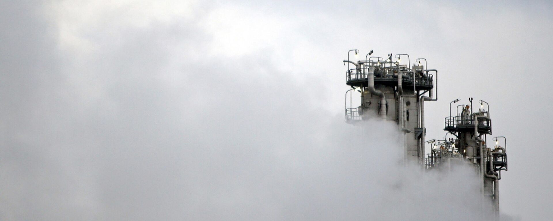 A part of Arak heavy water nuclear facilities is seen near the central city of Arak, 150 miles (250 kilometers) southwest of the capital Tehran, Iran, Jan. 15, 2011.  - Sputnik Africa, 1920, 10.03.2025