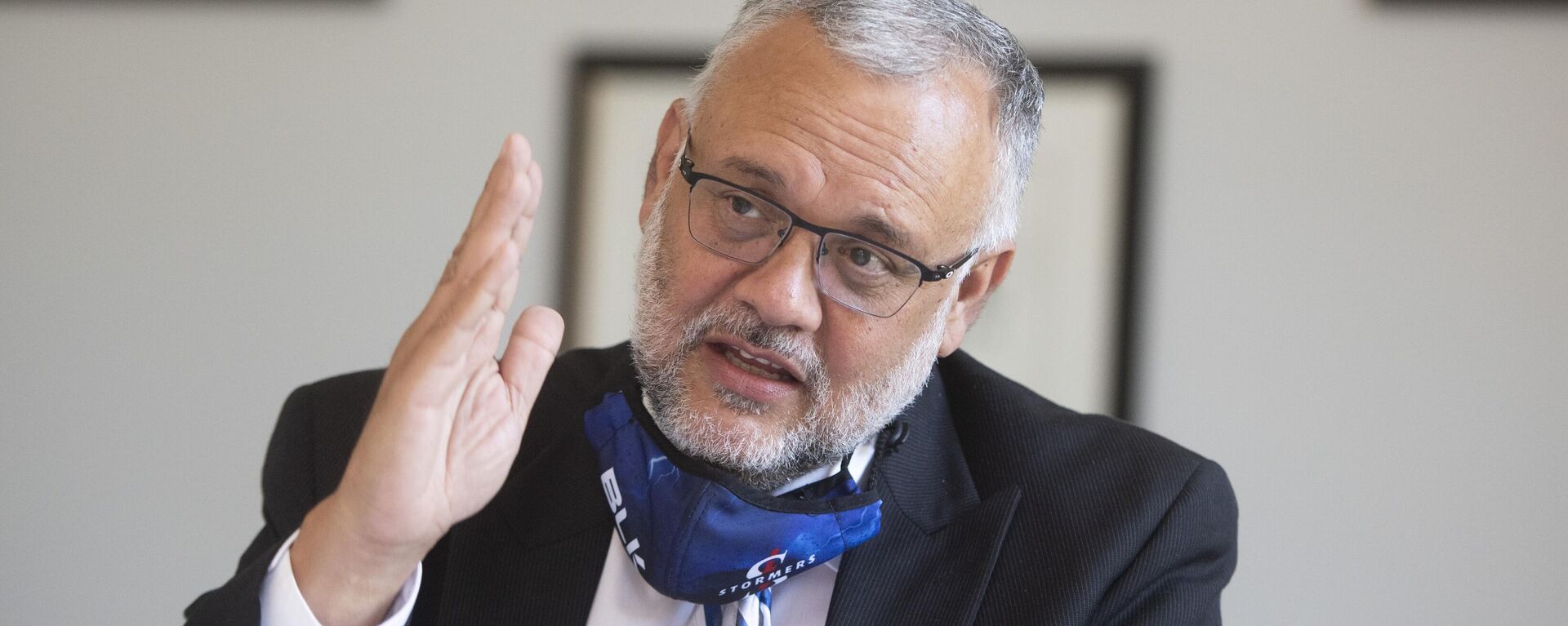 Former South African Ambassador to United States Ebrahim Rasool addresses the Cape Town Press Club on December 15, 2020 in Cape Town, South Africa. It is reported that Rassol deliberated on the US Elections, the transition from Donald Trump to Joe Biden and its implications on South Africa. - Sputnik Africa, 1920, 15.03.2025