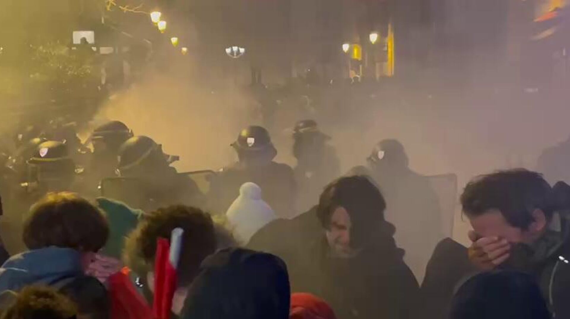 Paris: évacuation forcée de la Gaîté lyrique, occupée pendant trois mois par des migrants Paris: évacuation forcée de la Gaîté lyrique, occupée pendant trois mois par des migrants - Sputnik Afrique, 1920, 18.03.2025