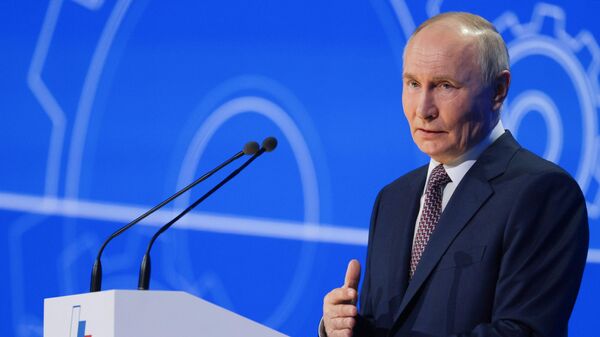 Vladimir Poutine intervient au 34e Congrès de l'Union russe des industriels et des entrepreneurs, 18 mars 2025 - Sputnik Afrique