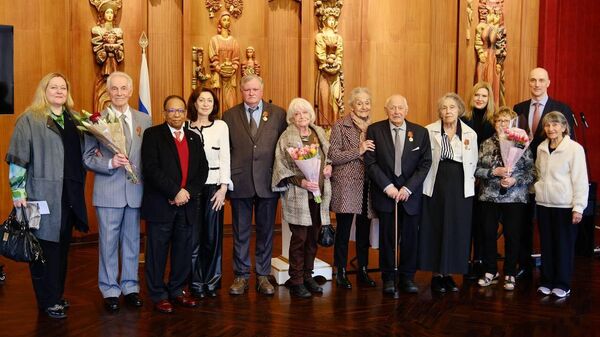 L'ambassade russe en France a remis des médailles commémoratives 80 ans de la Victoire dans la Grande Guerre Patriotique de 1941-1945  aux vétérans de cette guerre vivant en France - Sputnik Afrique