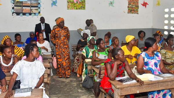 Salle de classe en Côte d'Ivoire - Sputnik Afrique