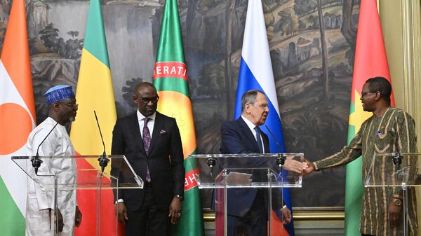 Les ministres des Affaires étrangères des trois pays de l'AES à Moscou, arrivés à l'invitation de leur homologue russe Sergueï Lavrov, le 3 avril 2025 - Sputnik Afrique