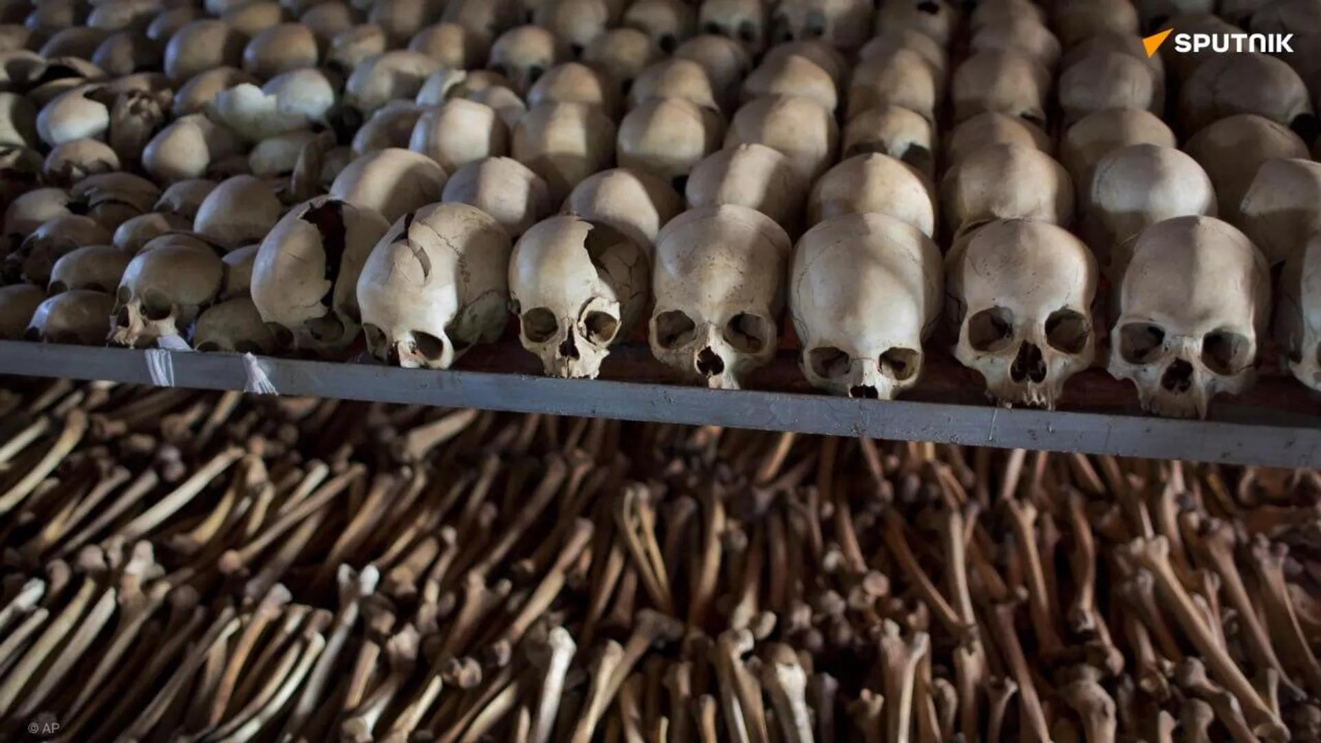 Morts sans raison et sans péché: une survivante du génocide rwandais partage des souvenirs douloureux Morts sans raison et sans péché: une survivante du génocide rwandais partage des souvenirs douloureux - Sputnik Afrique, 1920, 07.04.2025