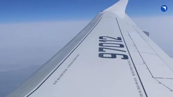 ▶Un Superjet 100 équipé de moteurs russes atteint 11,3 km d'altitude et une vitesse de Mach 0,78 - Sputnik Afrique