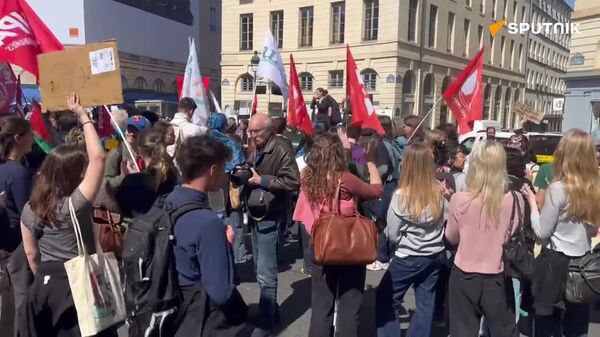 “Cultures en lutte“: manifestation à Paris contre les politiques d’austérité du gouvernement - Sputnik Afrique